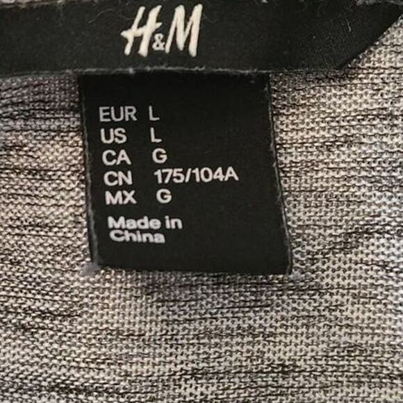 Excellent H&M Women’s Gray Short Sleeve Lightweight Casual Tunic Top Size Large - Picture 5 of 9